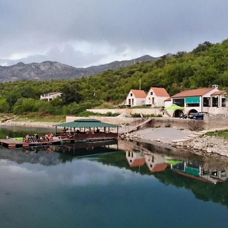 Splav "Slap" - Bungalovi Danilovgrad Dış mekan fotoğraf