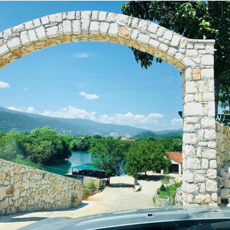 Splav "Slap" - Bungalovi Danilovgrad Dış mekan fotoğraf