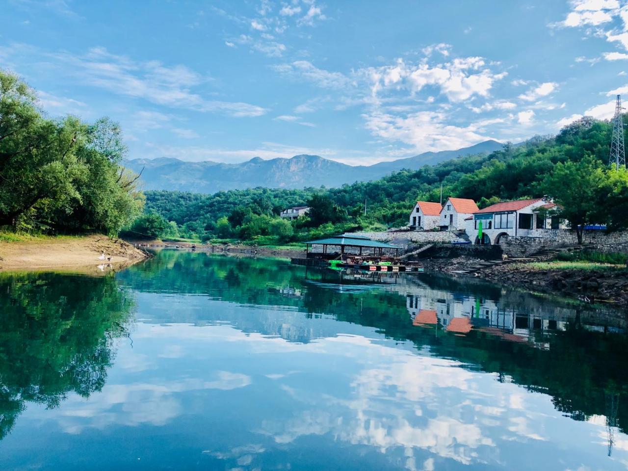 Splav "Slap" - Bungalovi Danilovgrad Dış mekan fotoğraf